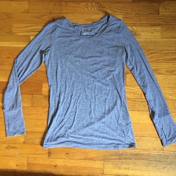 GAP Fit Athletic Top in Purple Heather - Picture 3 of 6